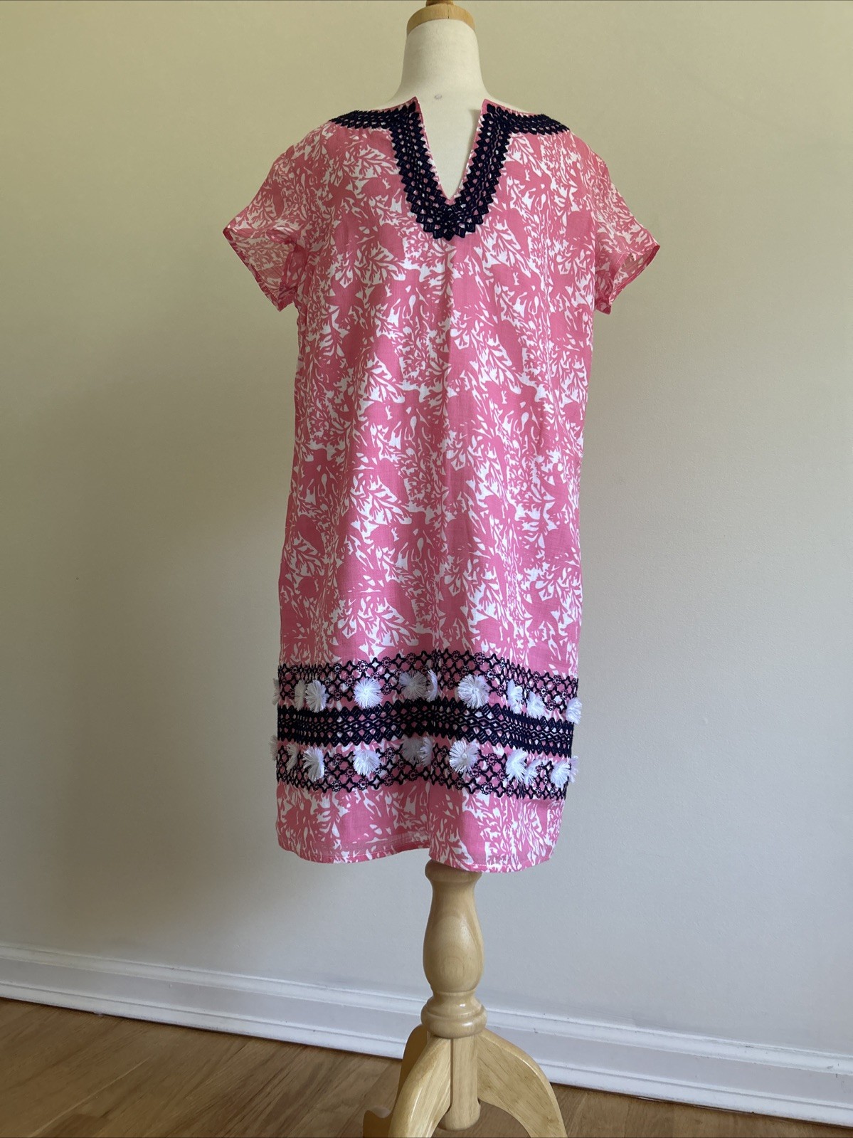 Vineyard Vines Spring Summer Dress Size 4 With Embroidery Trim Work