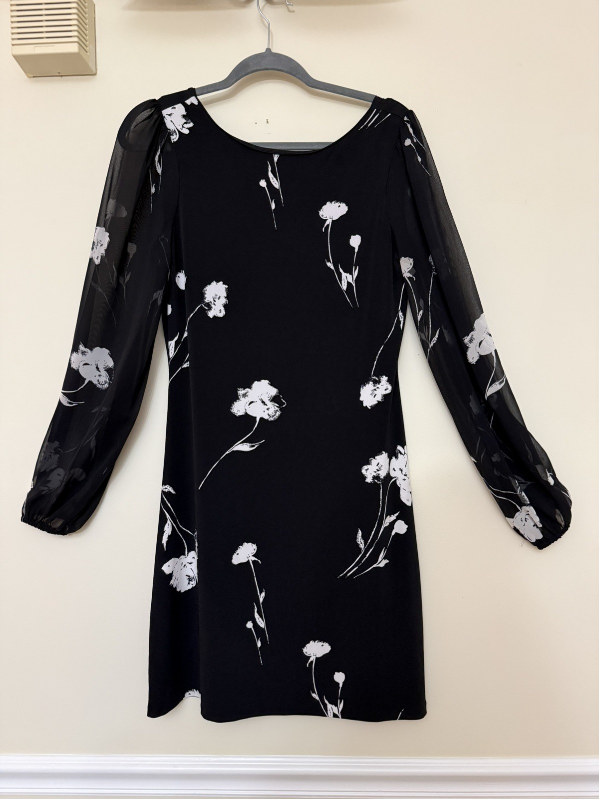 WHITE HOUSE BLACK MARKET Women Floral Chiffon Ties U Back Shift Dress Small