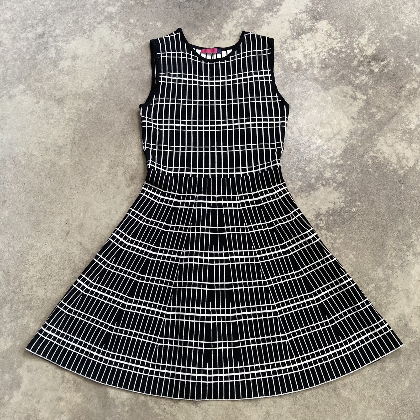 Ava Dress Womens Size Large Grid Print Sleeveless Flounce Hem Black White