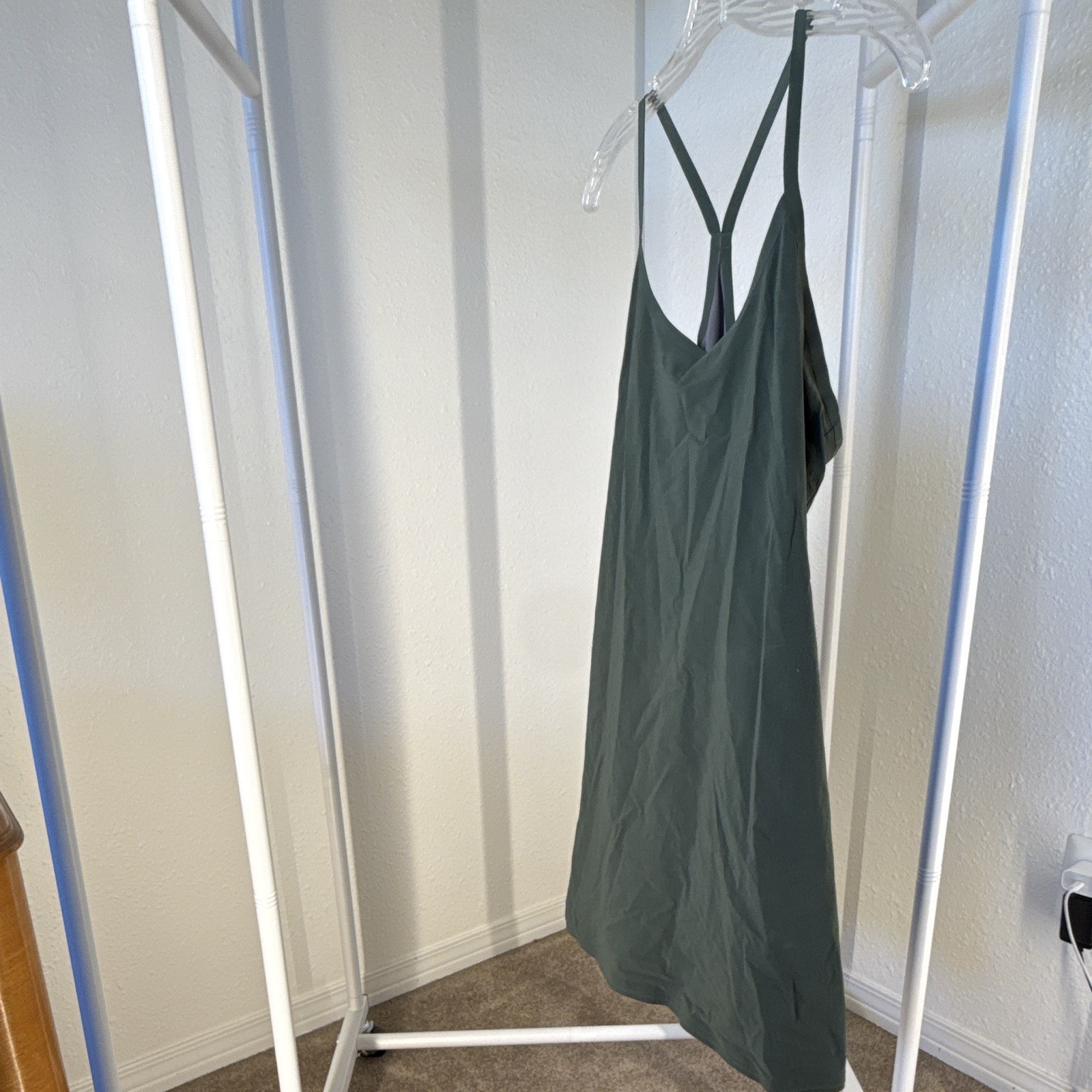Outdoor Voices Green V-Neck Strappy Sleeveless Lined Stretch Midi Dress M