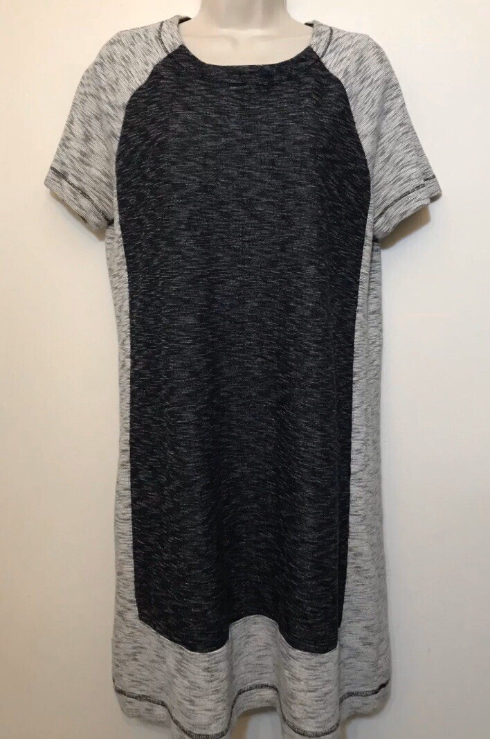 Lou Grey Medium Sweater Dress Knit Gray Black Short Sleeve Lightweight Shift