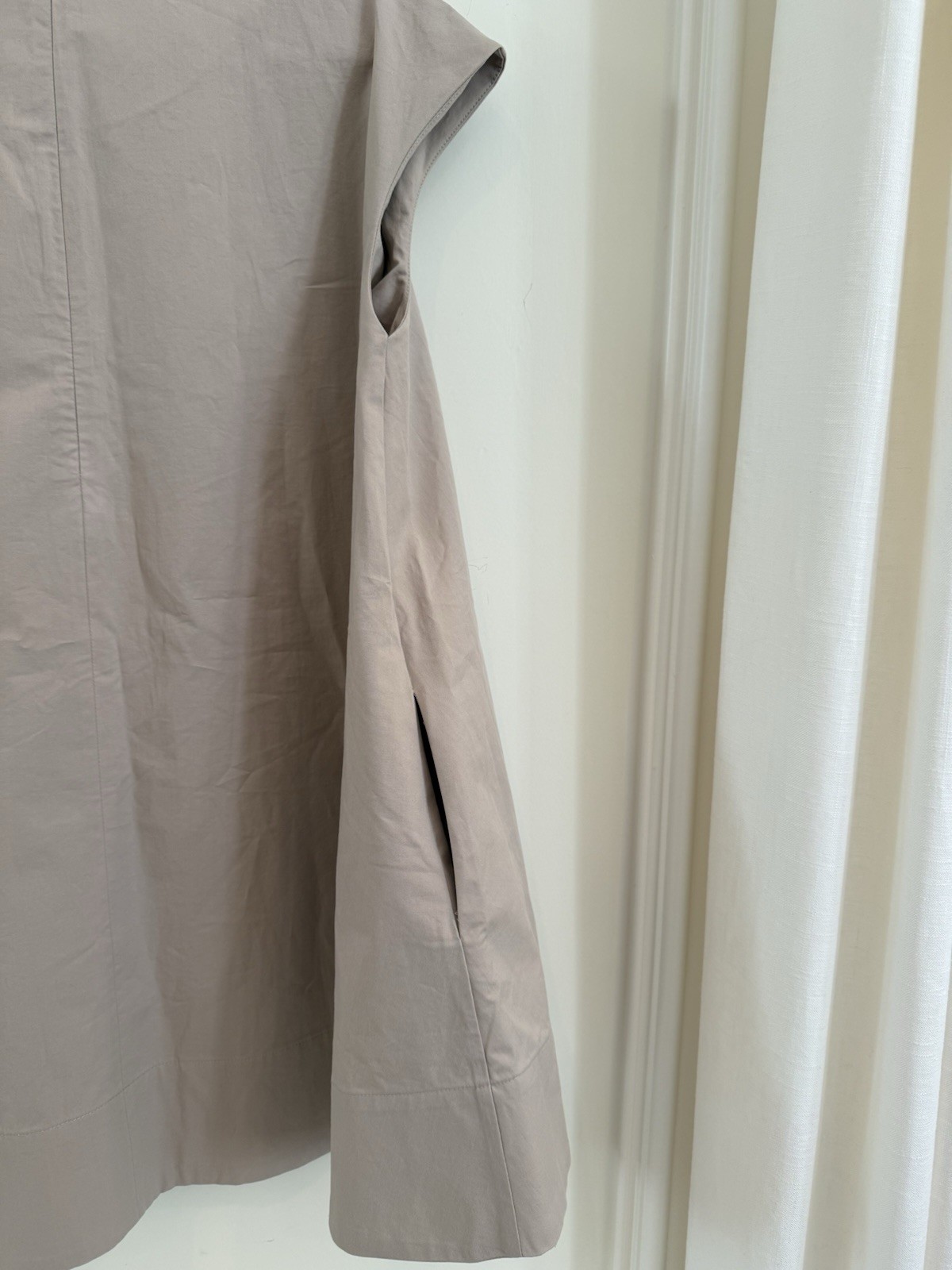NWT ZARA Women’s Beige Solid Shift Dress Short Sleeve Crew Neck Pockets Zip, M