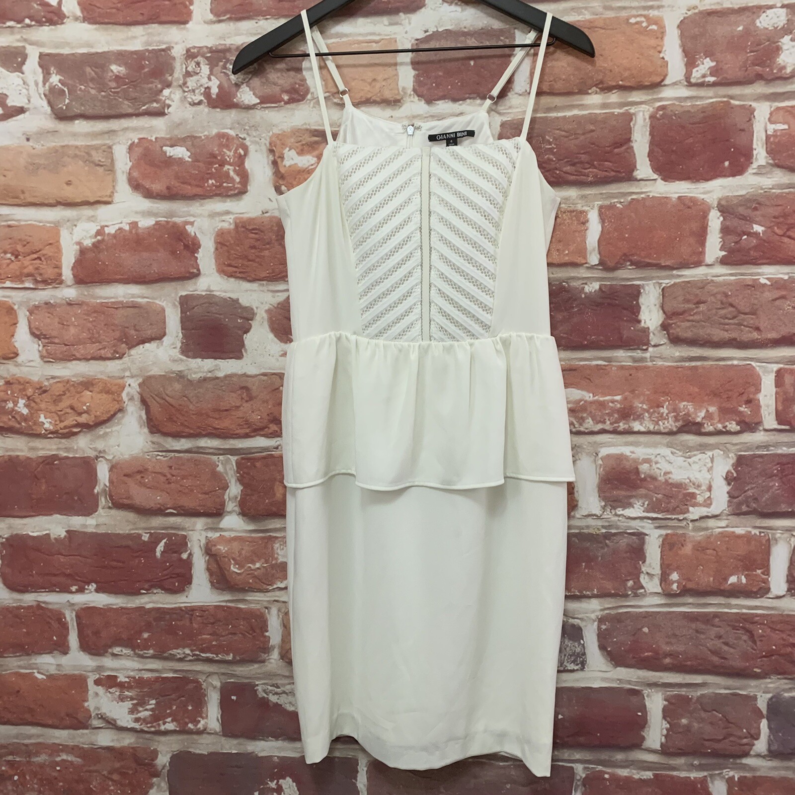 GB Gianni Bini Dress Womens Size 4 Off White Ruffle Zip Up Sleeveless