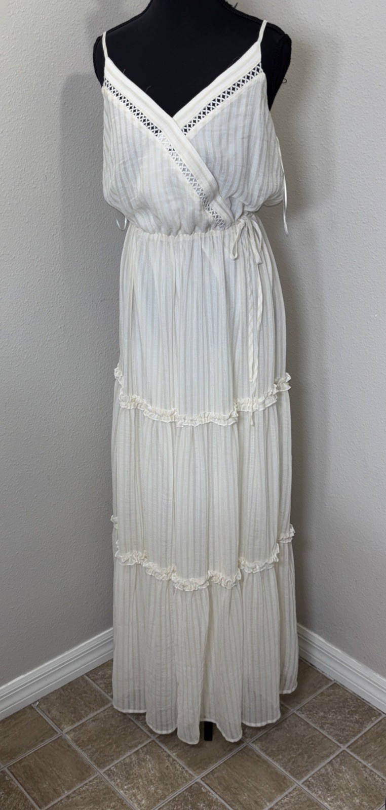 Aura Maxi Dress Women’s Small Cream & Tan Pintuck Ruffle Tiered Cottage Boho