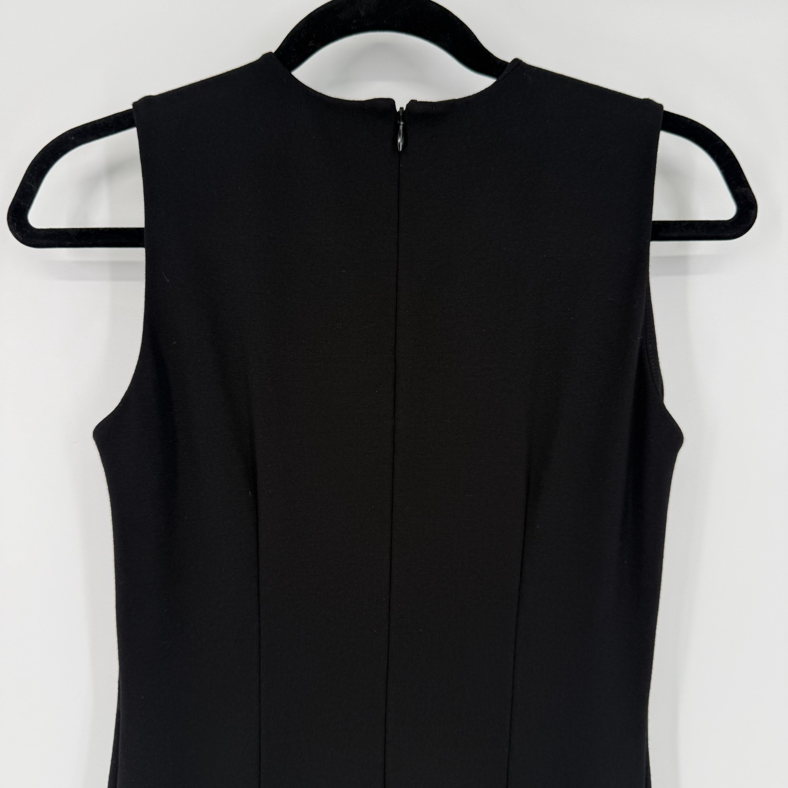 J.McLaughlin Black Sleeveless Sheath Dress XS Back Zip Knee Length LBD