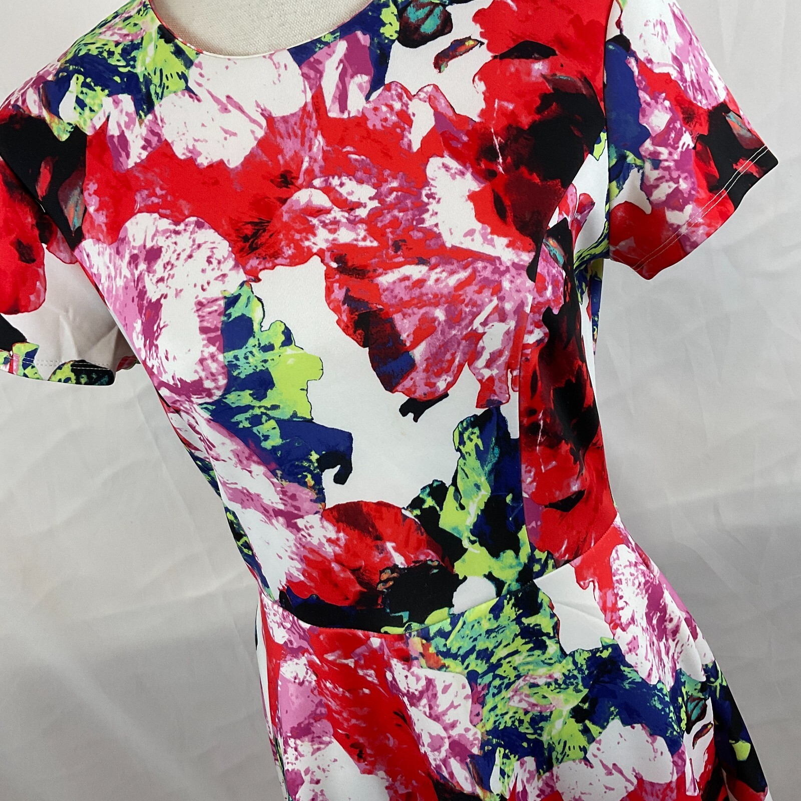 Milly Design Nation Dress A-Line 10 White Red Purple Blue Green Abstract
