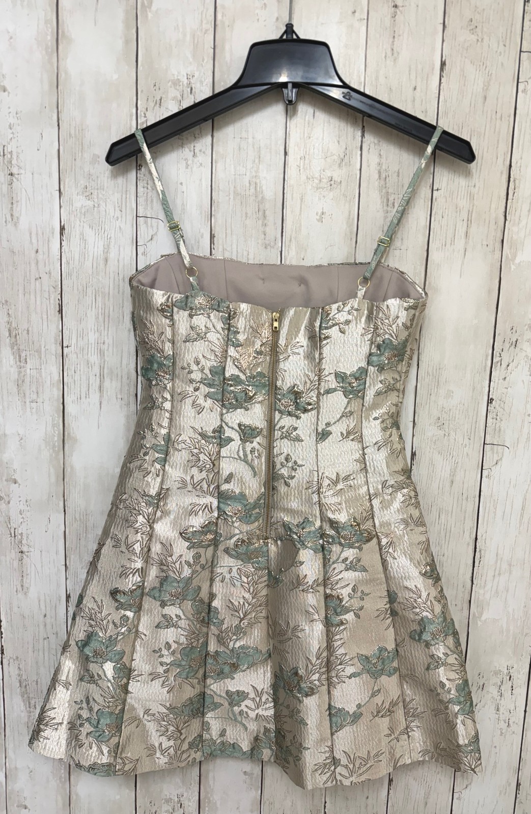 Violet Weekend Womens Mini Dress 4 Gold Green Metallic Floral Cocktail Party