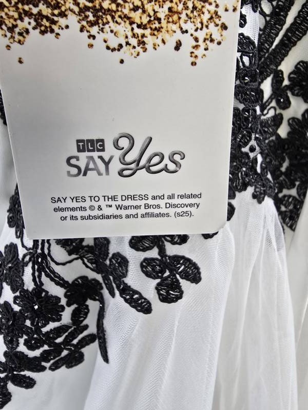 Say Yes Trendy Plus Size Strapless Embellished Gown Women’s 20W White/Black