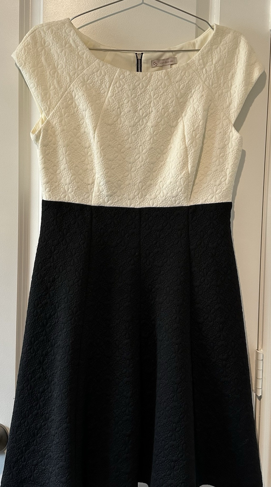 cb Established 1962 Womens Dress Fit/Flare Sz10 Blk/White Flower Embroidered