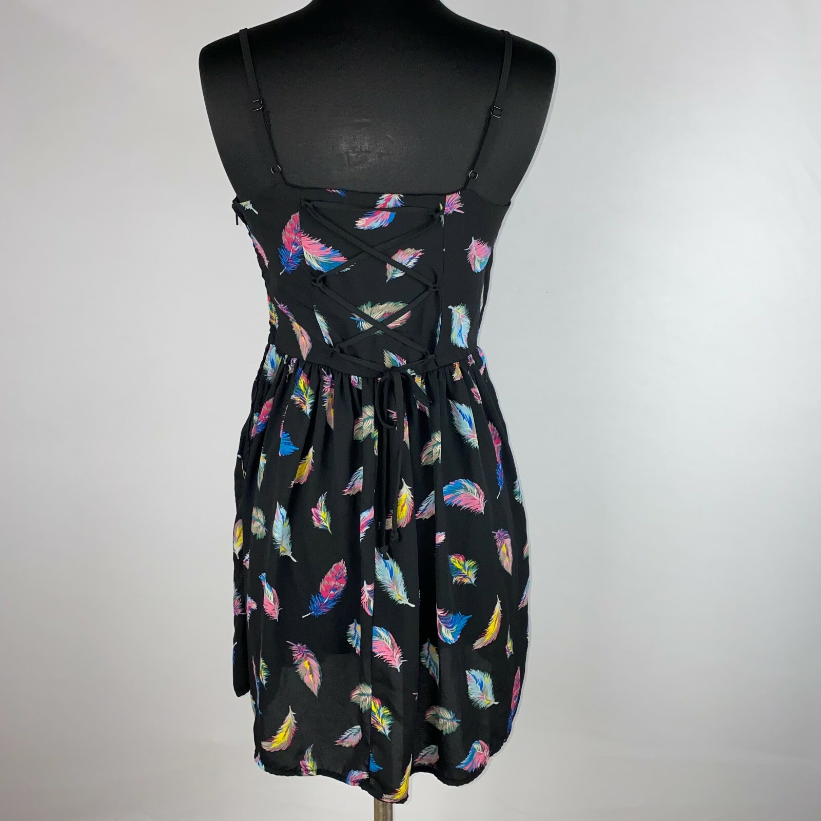 Xhilaration Juniors S Feather Pattern Sleeveless Dress Back Tie Accent Side Zip