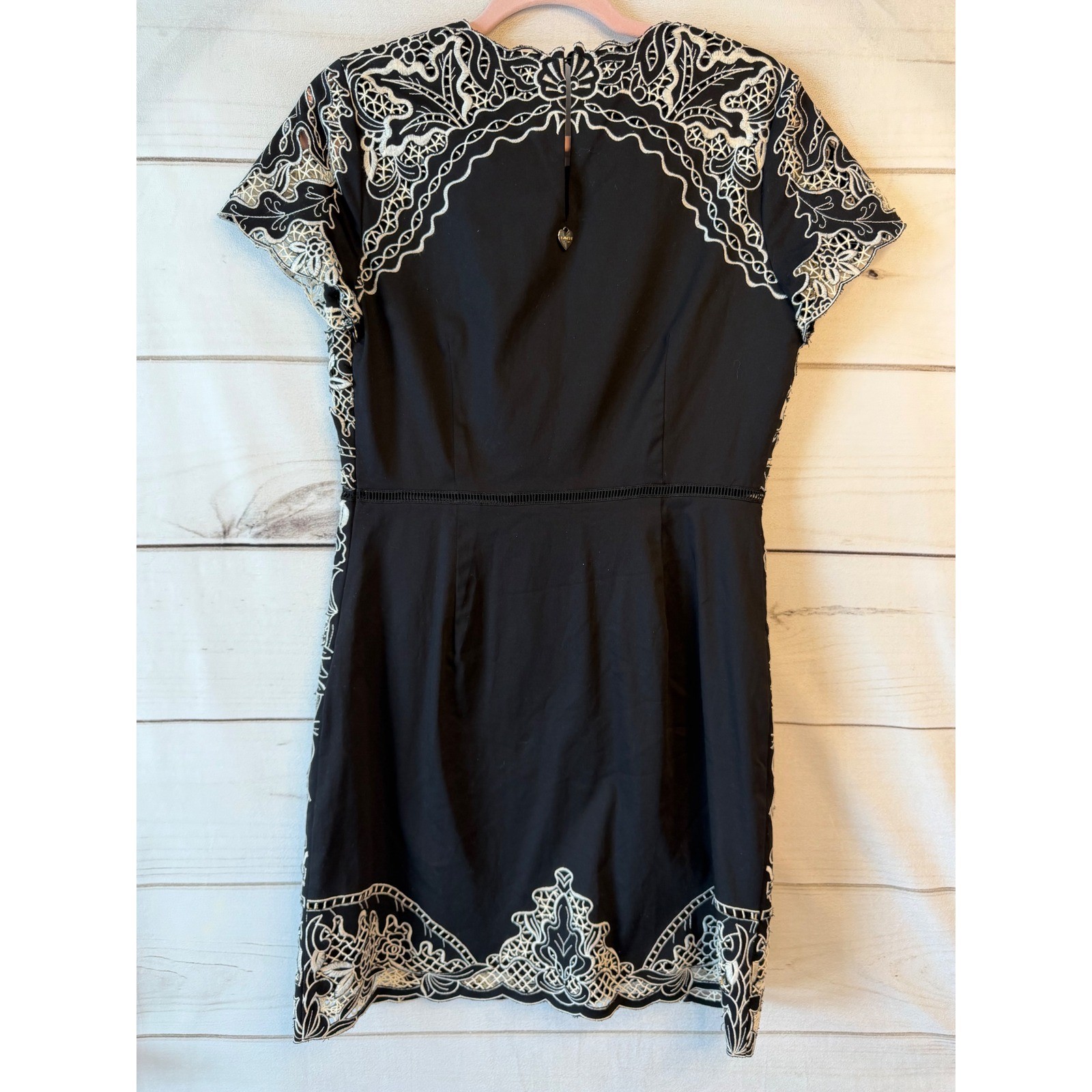 Twinset Milano Black Ivory Embroidered Lace Sheath Dress Short Sleeve Size 42