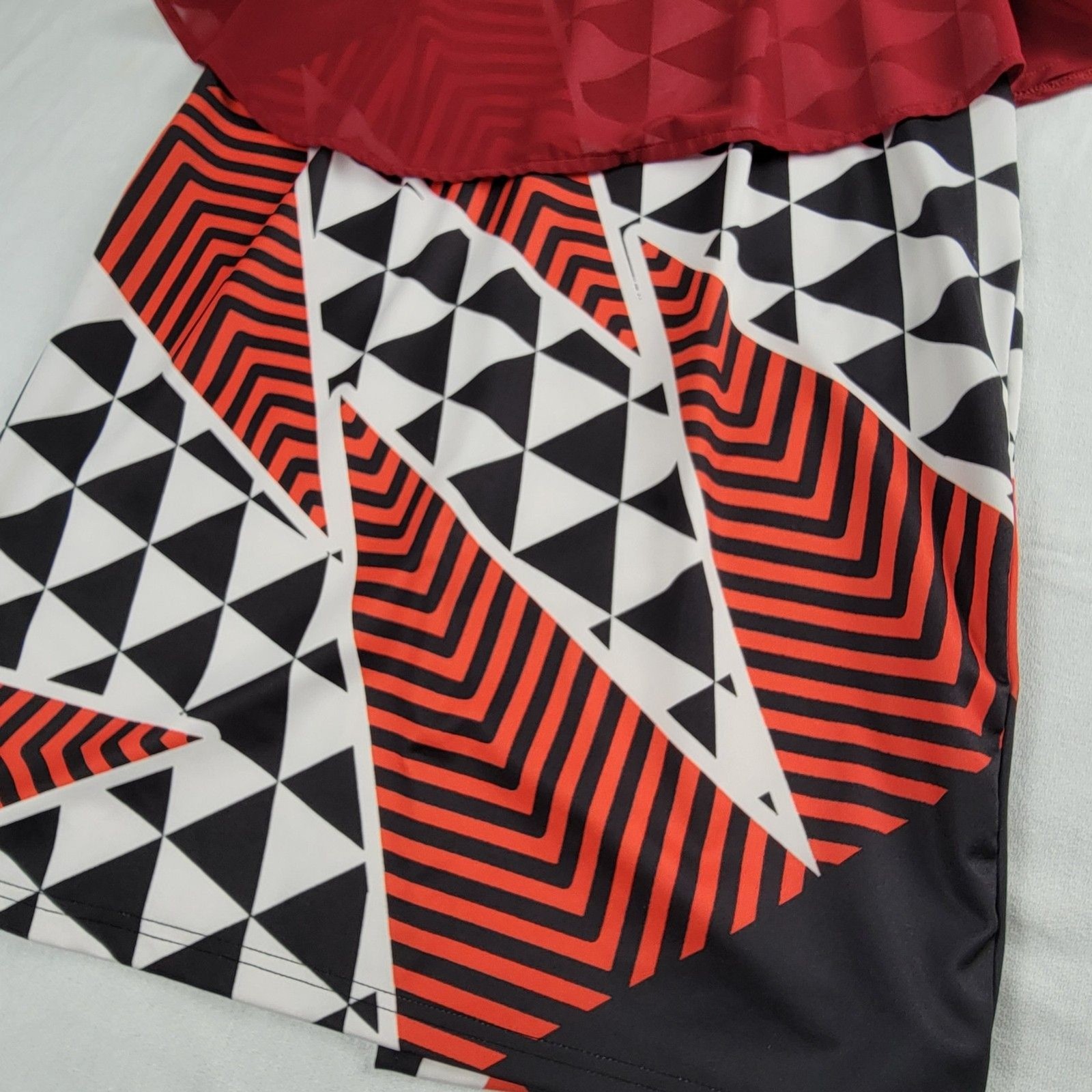 Women’s L Red Chiffon Cape Top Geometric Print Stretch Bodycon Sheath Dress