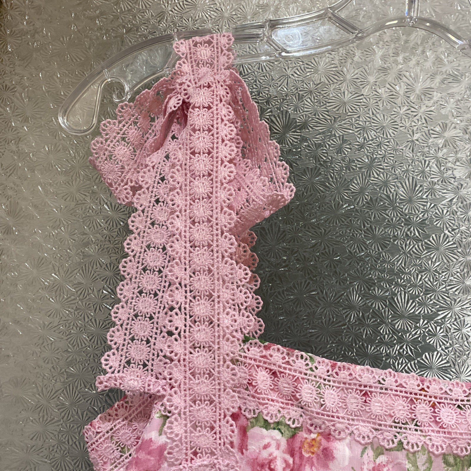NWOT BY THE RIVER LARGE PINK FLORAL SHOULDER TIES MAXI DRESS