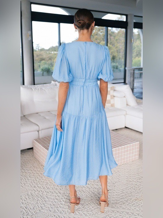 NEW Billy J Erin Tiered Plunge V Neck Midi Dress in Sky Blue Size 8 NWT $110