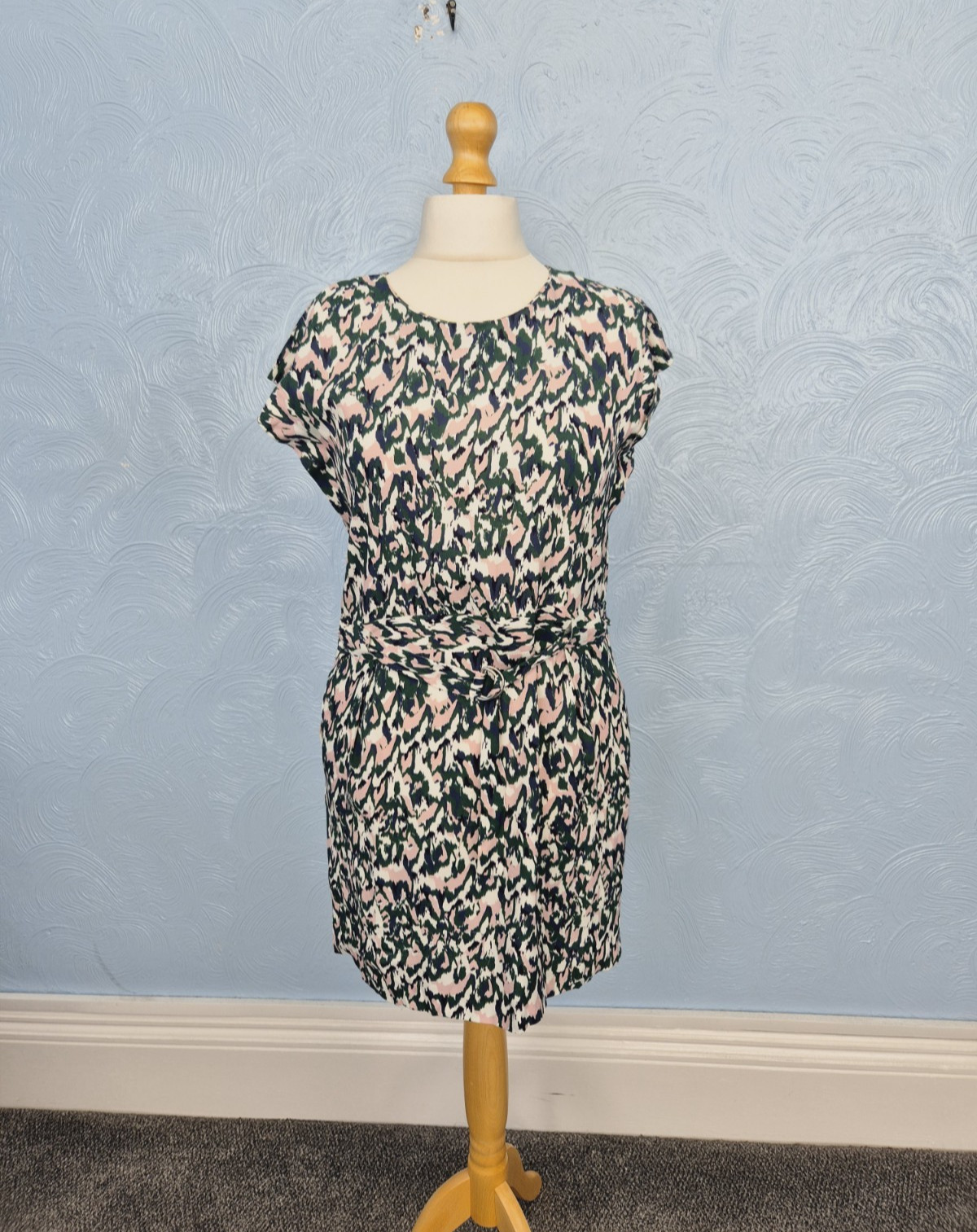 Whistles Dress Size 14 Sheath Abstract Sample Teacher Green Pink Black Casual