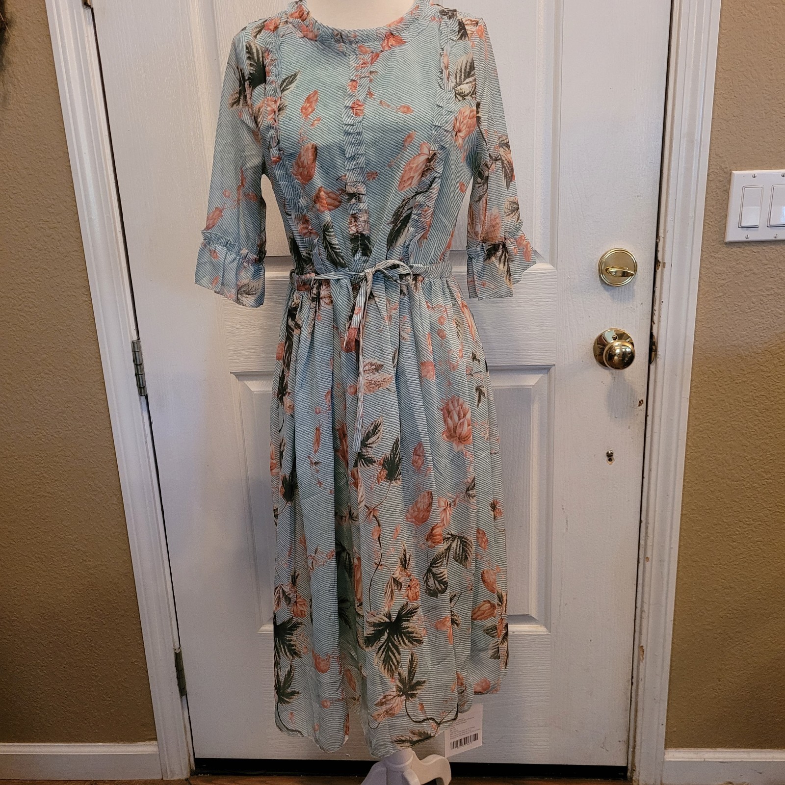 New Beach Core Dress Medium Beachy Summer Preppy Cottage Core Aloha Floral Blue