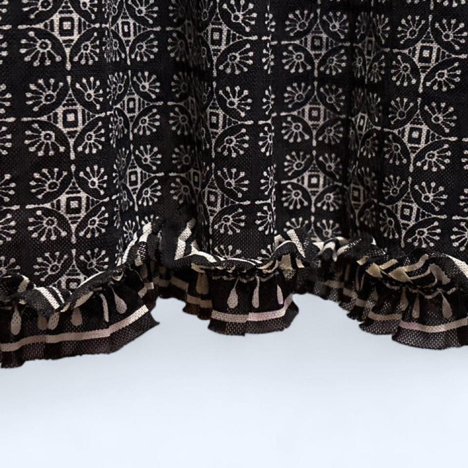 Max Studio Small Patterned Black and White Dress with Ruffles