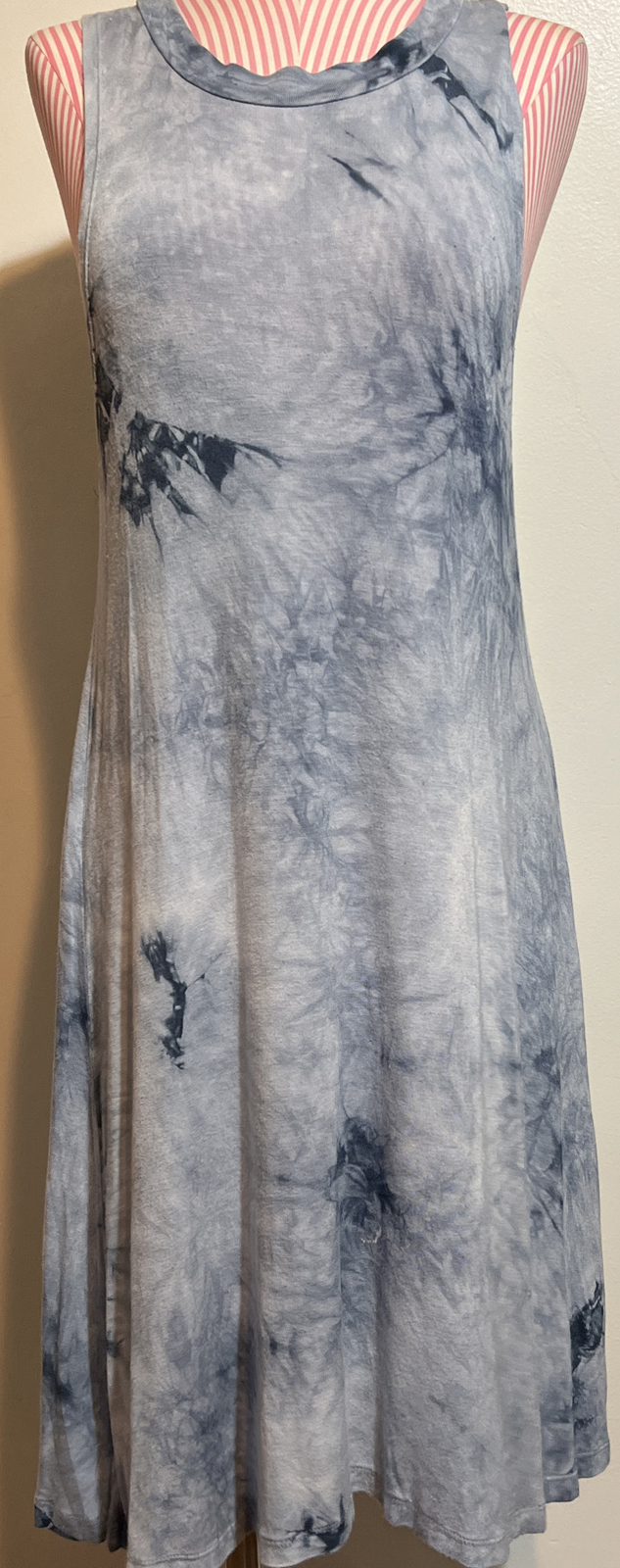 WISHFUL PARK BLUE GRAY TIE DYE FLOWY RAYON SPANDEX DRESS SIZE SMALL