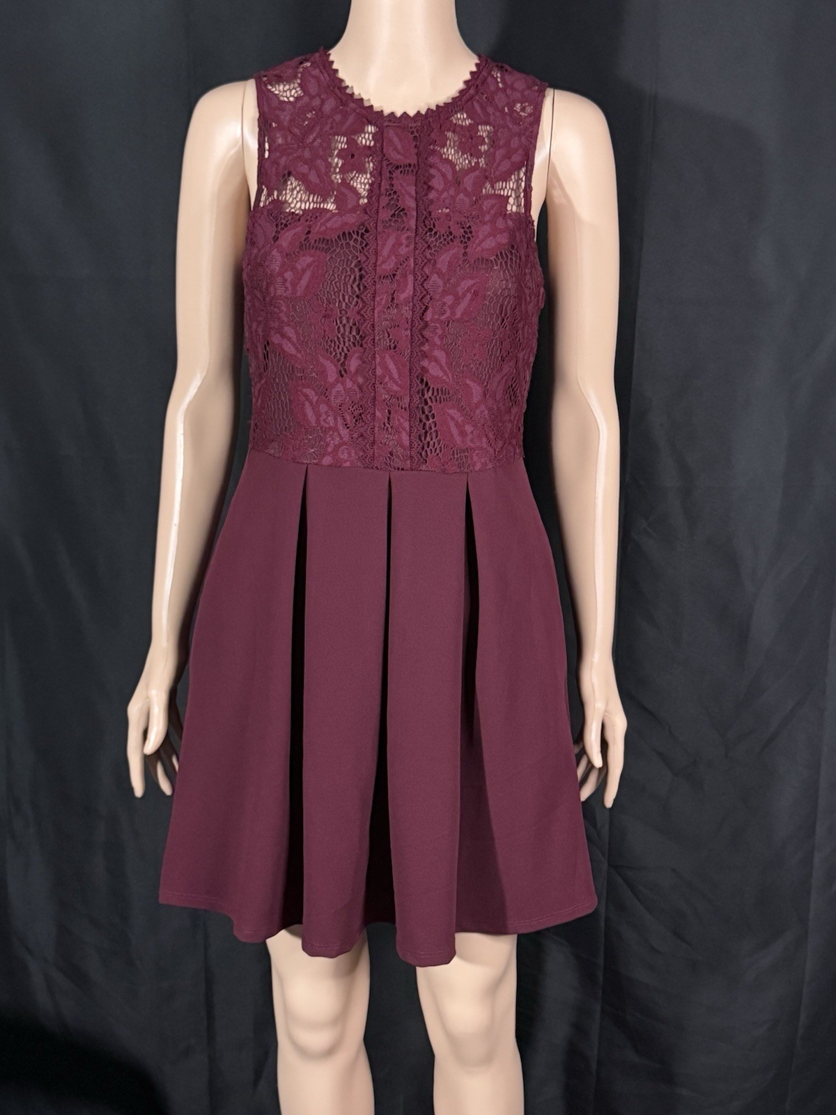 Maroon Sleeveless Fit-&-Flare Cocktail Dress Sheer Floral Lace Body Pleat Skirt