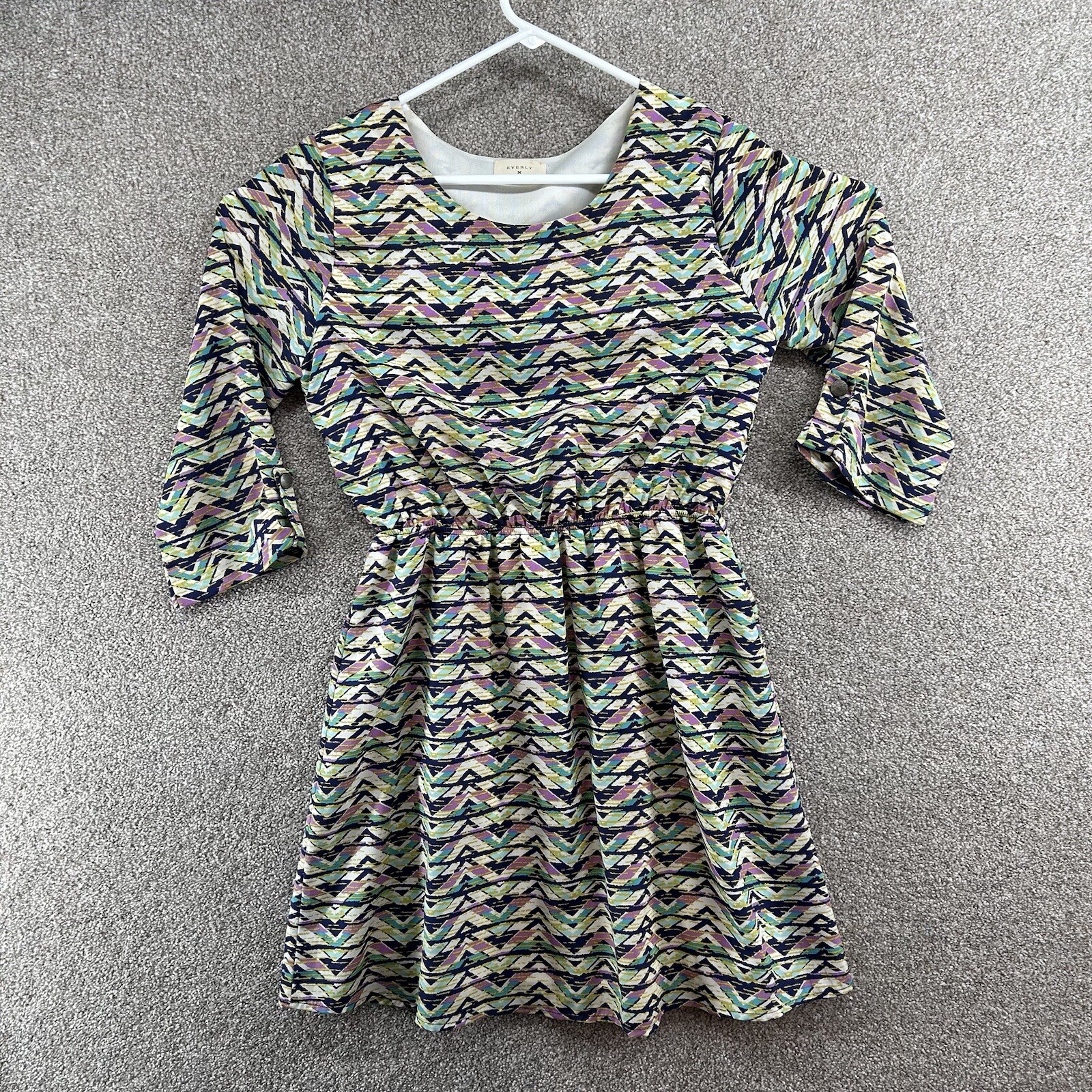 Everly Women’s Dress Size Large Green Multicolor Zig Zag Pattern 3/4 Sleeve