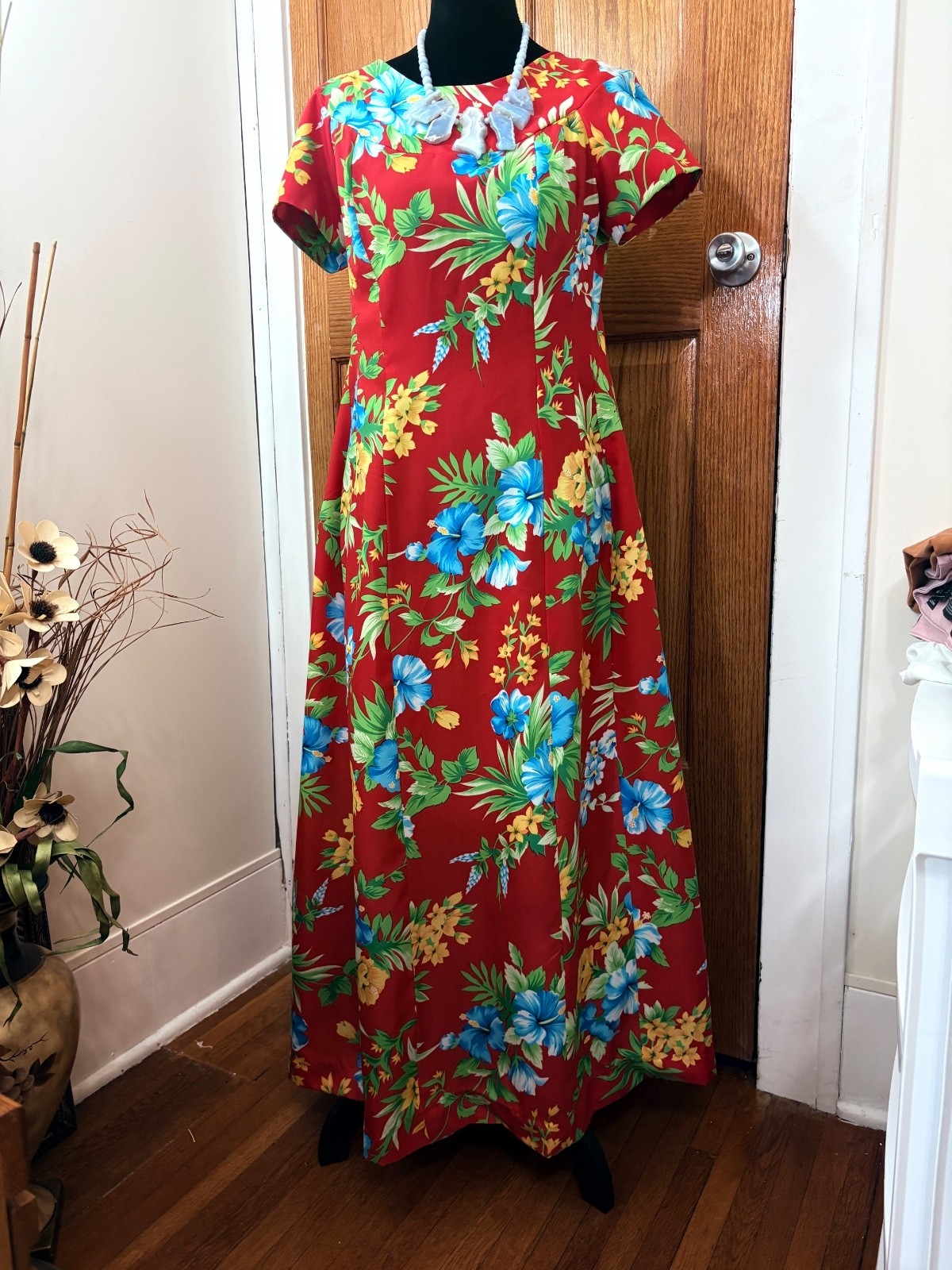 Made in Hawaii Women’s Red Tropical Floral Maxi Dress Short Sleeve Size M
