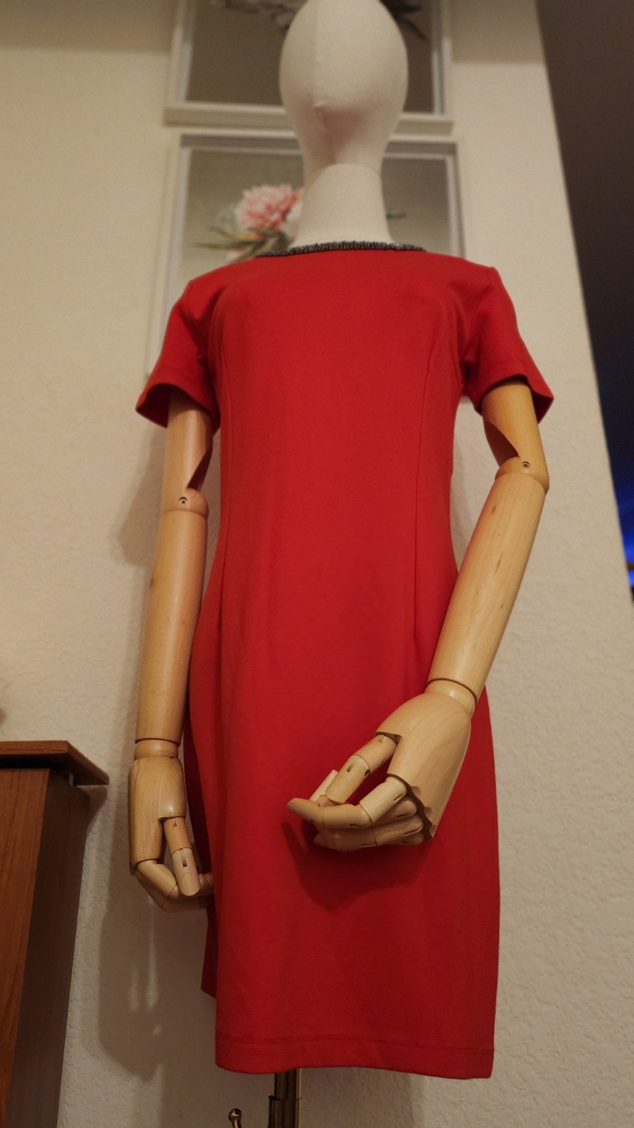 Women Red Solid Shift Short Dress Short Sleeve Round Neck Beaded Accents