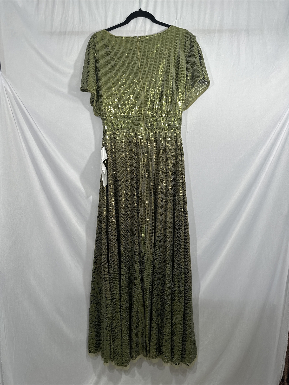 NWT $598 Mac Duggal [ 8 ] Sequined Butterfly Sleeve Wrap Over A Line Gown #Q699