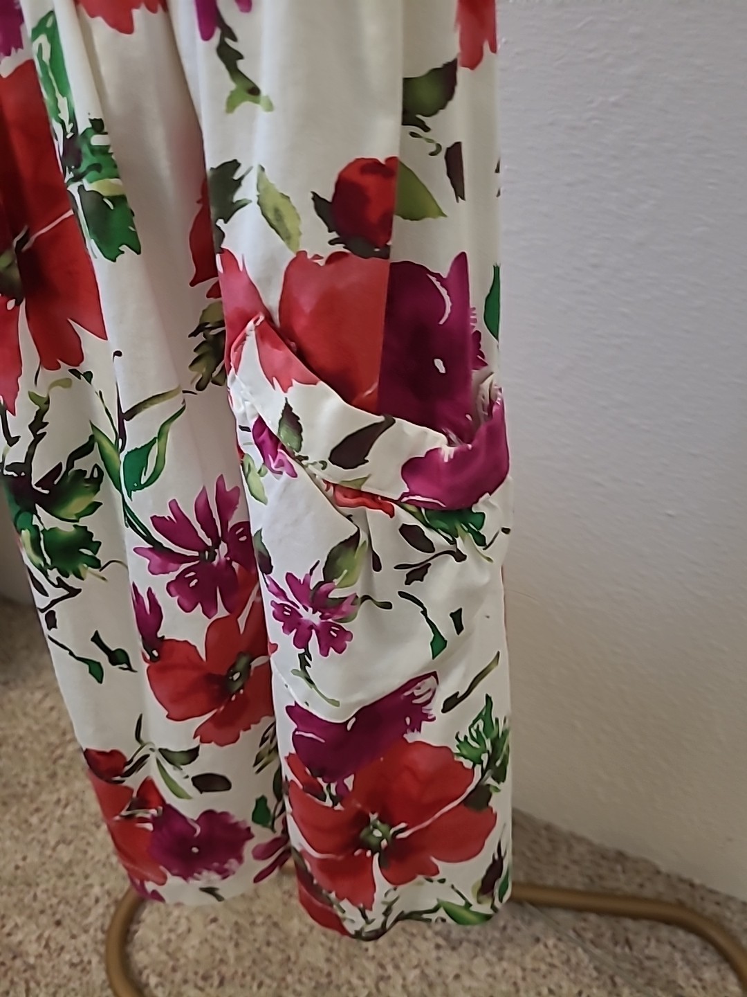 B. Smart Womens Dress Red Floral, Lined, Front Pockets, Size 6