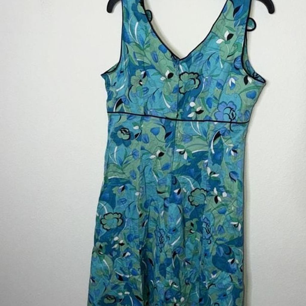 Sag Harbor Sleeveless V-Neck Floral Print Dress with Ribbon Accent Details