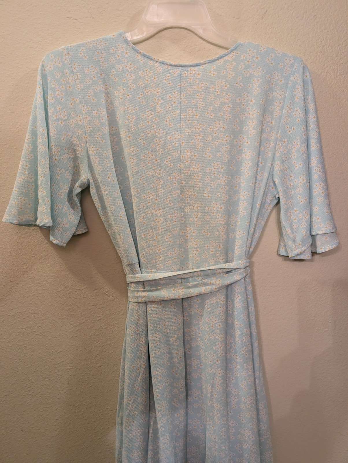 Studio M Wrap Around Dress Medium, NWT Polyester Blend, Front Flounce W/Belt