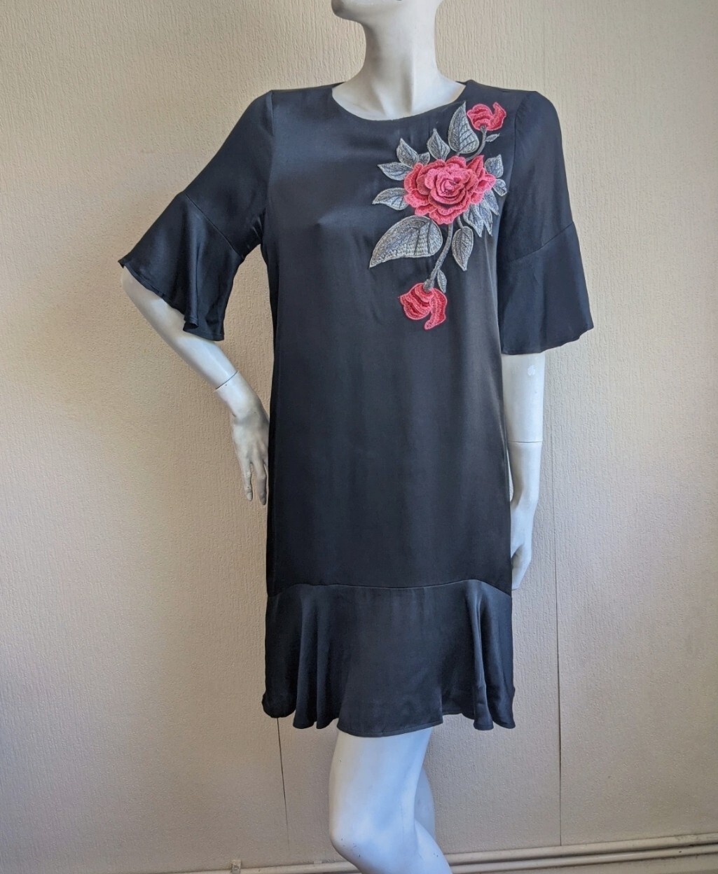 ZARA Black Satin Ruffle Hem Dress Flower Patch Applique Motif Frill Size Medium