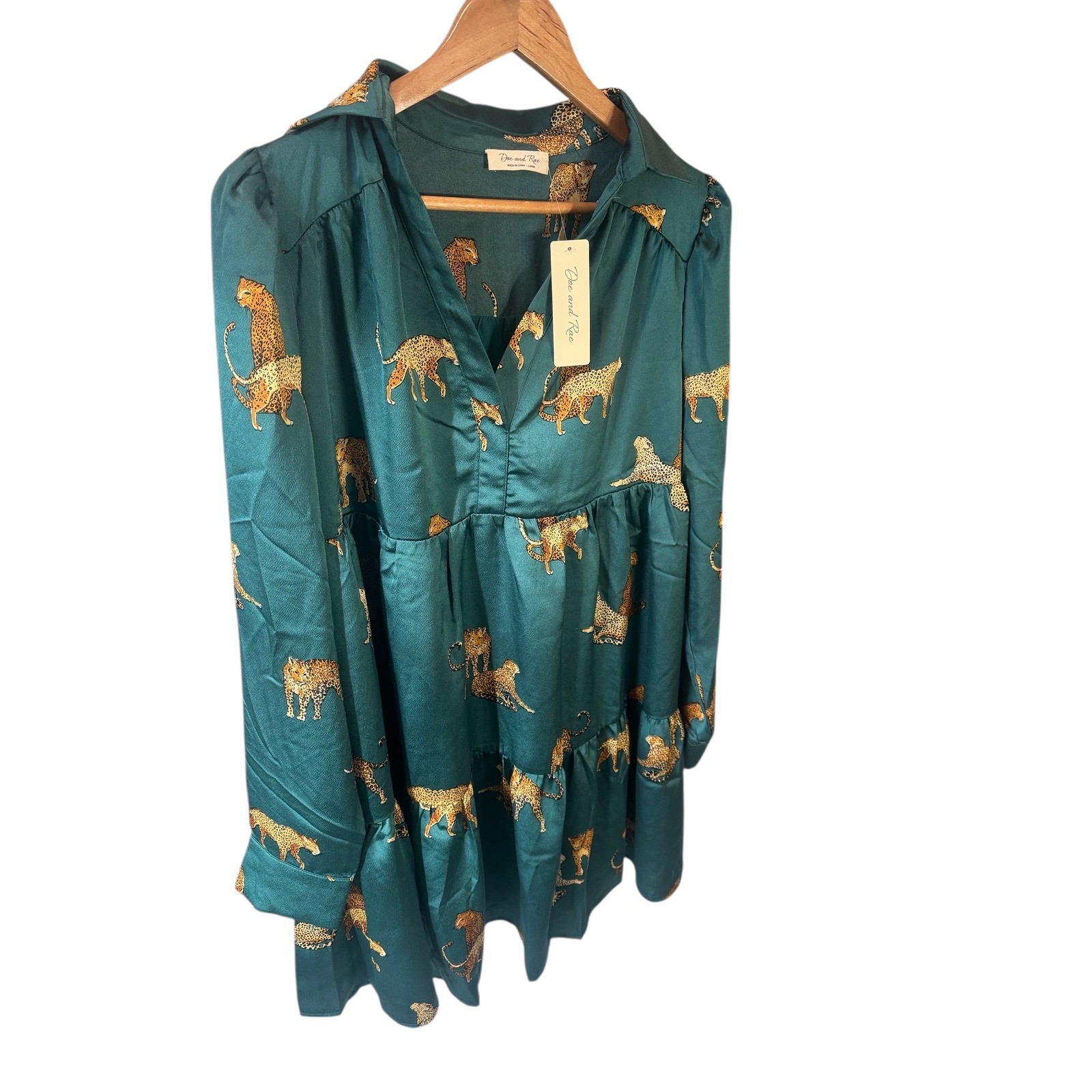NWT Doe and Rae Green Leopard Print Tiered Shirt Dress Long Sleeve Women’s Large