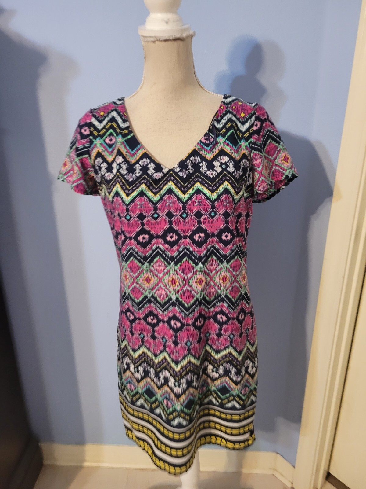 Red Camel Small Dress Womens Multicolored Short Sleeve Vneck Unlined