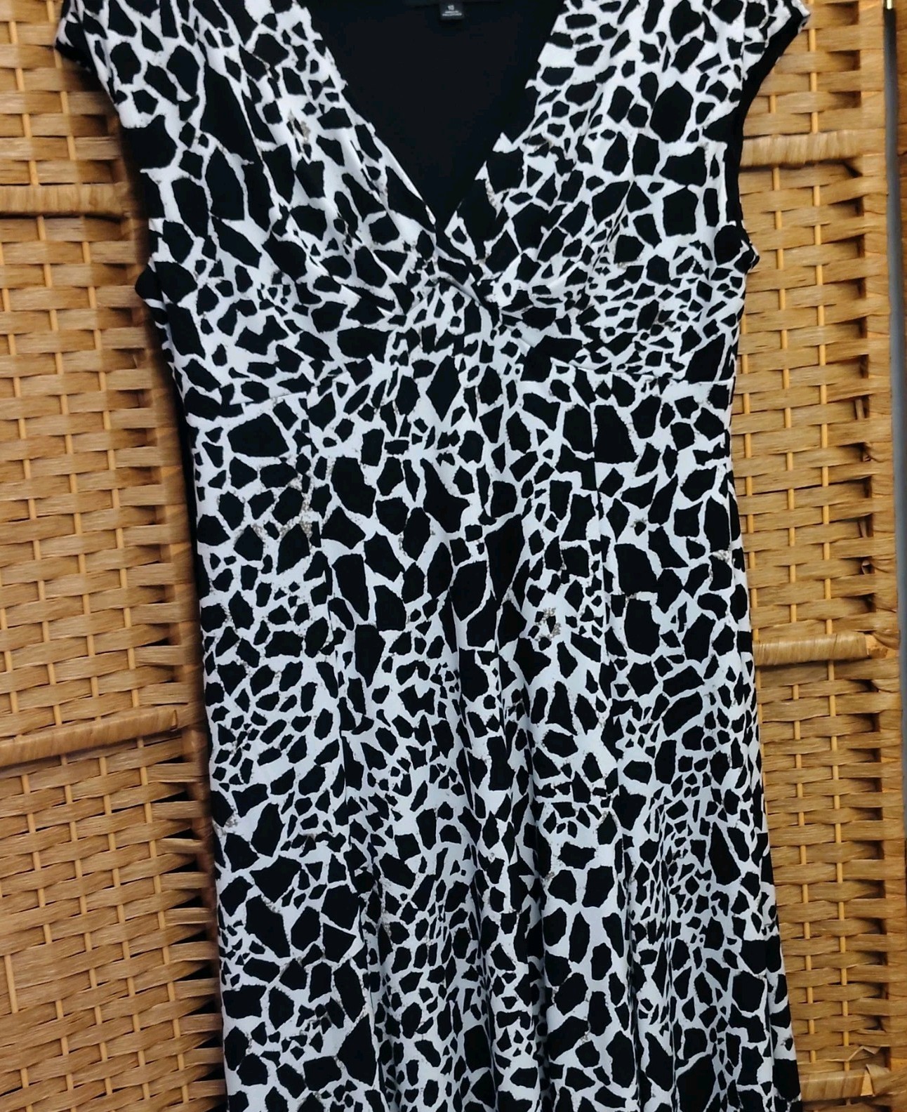 Black Label by Evan-Picone Women’s Black/White Animal Print V-Neck Dress Size 10