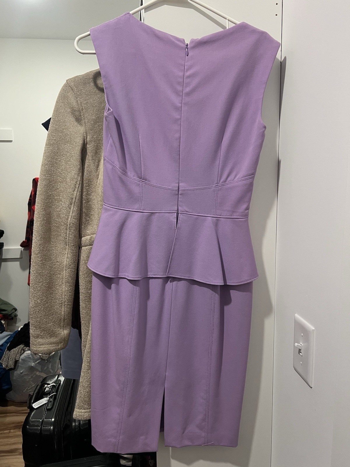 White House Black Market 0 Purple Sheath Dress Sleeveless Scoop Neck Peplum