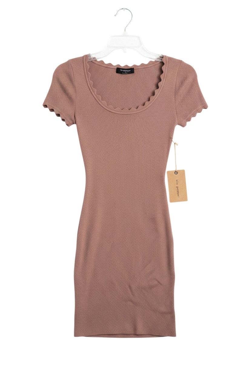 Dusty Pink Short Sleeve Bodycon Dress with Scalloped Neckline
