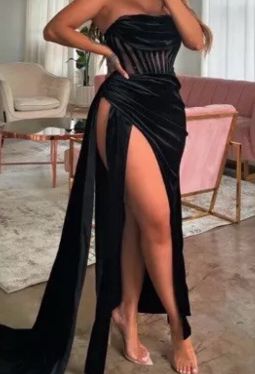 Toxic Envy Velvet Gown Size Medium. Glamour and Style.