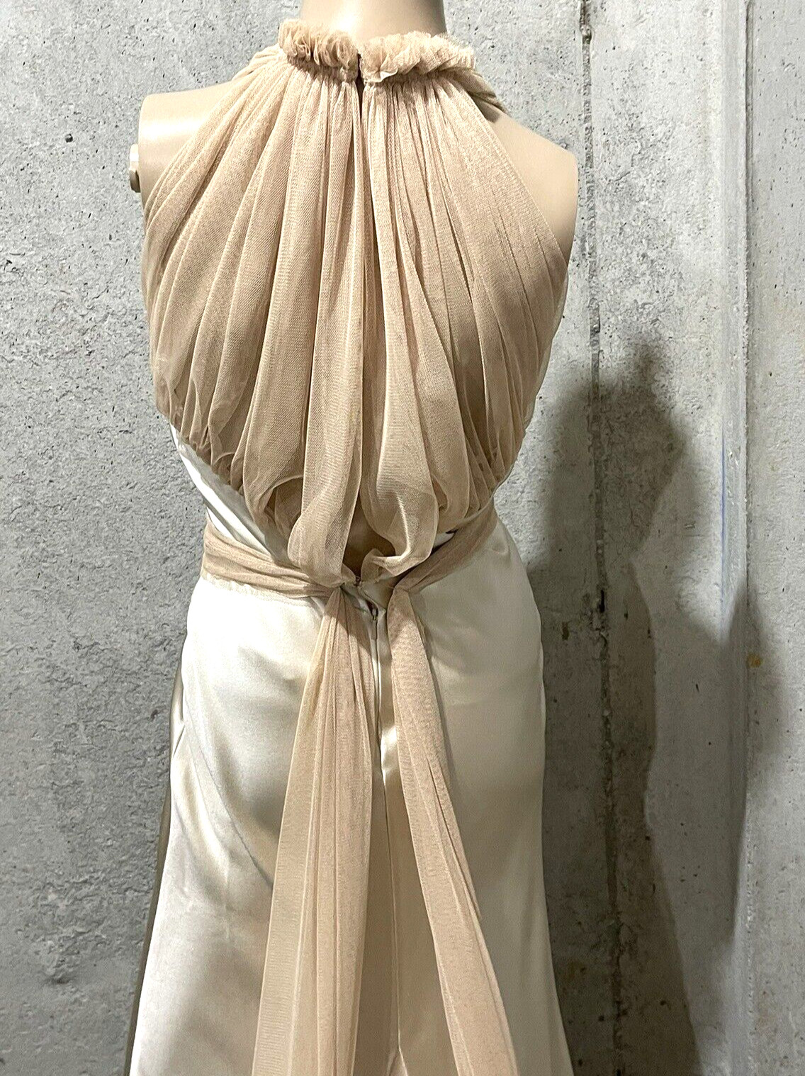 VERA WANG Champagne Halter Long Wedding Gown Evening Bridal Dress EU 42 / US 8