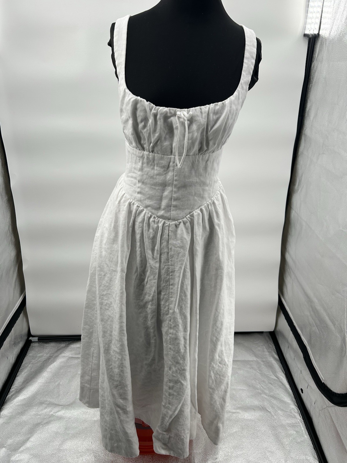 Reformation White Linen Midi Dress Women’s Size 6 NWOT Sleeveless Smocked Back