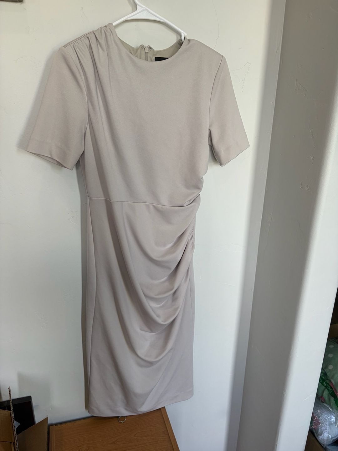 Alexia Admor Side-Ruched Sheath Dress in Taupe/Beige
