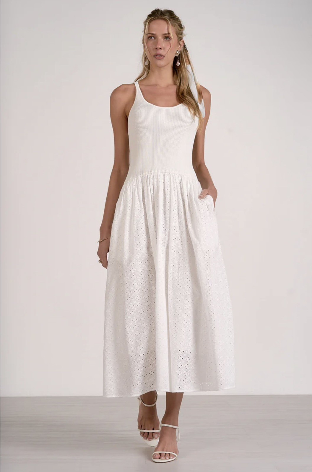 Elan White Mixed media design with ribbed knit bodice and eyelet skirt sizeM NWT