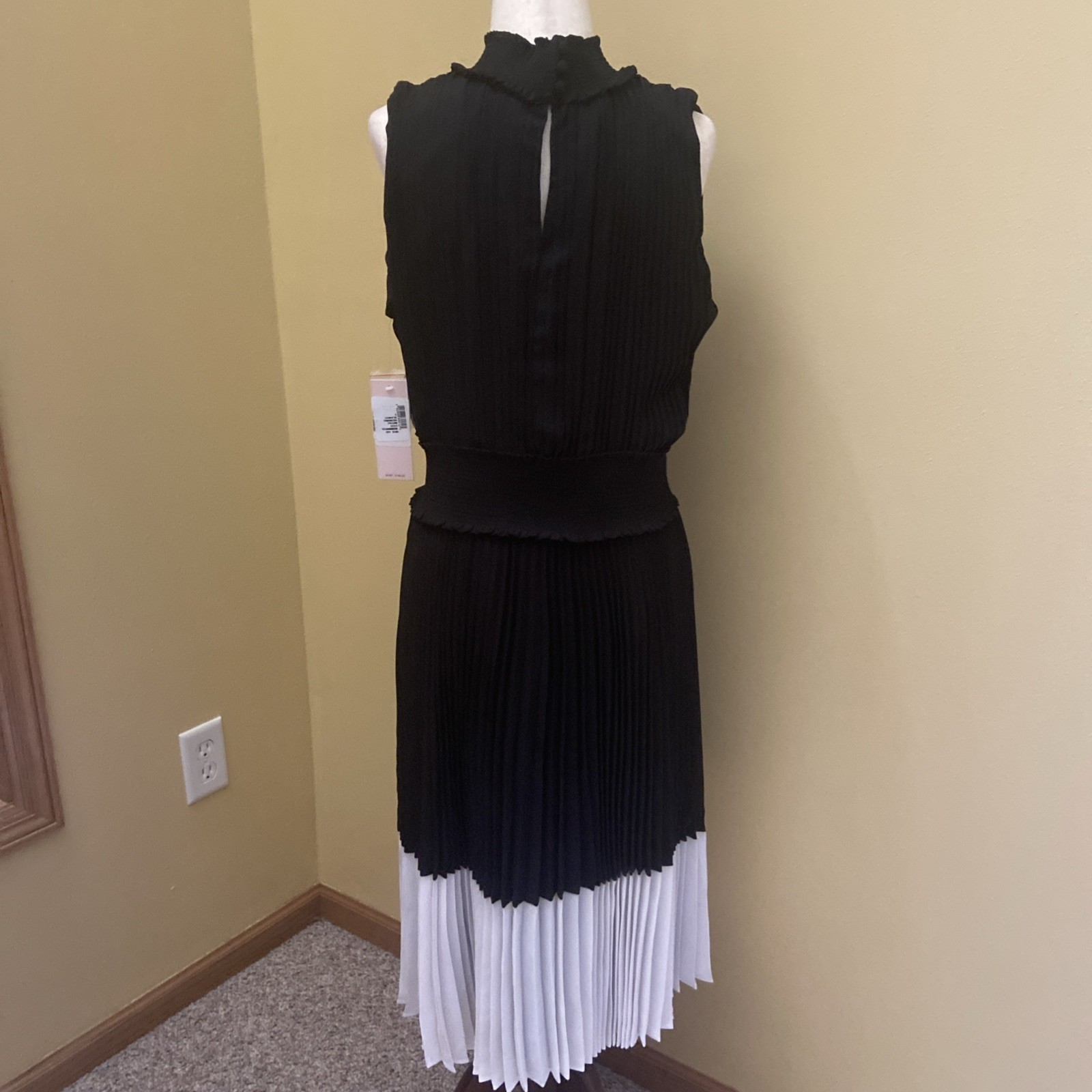 Nanette Lepore Black and white size 12 High Neck Pleated Dress NWT Org $ 148