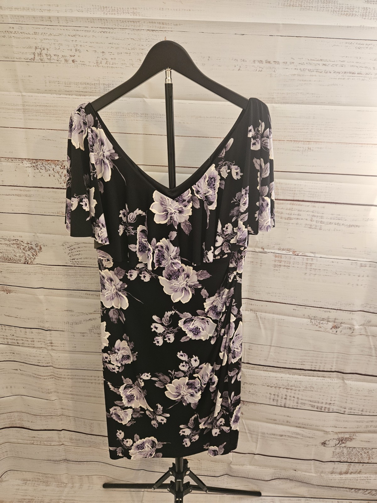 Women’s Black Floral Short-Sleeve V Neck Sheath Dress Size 12P NWT