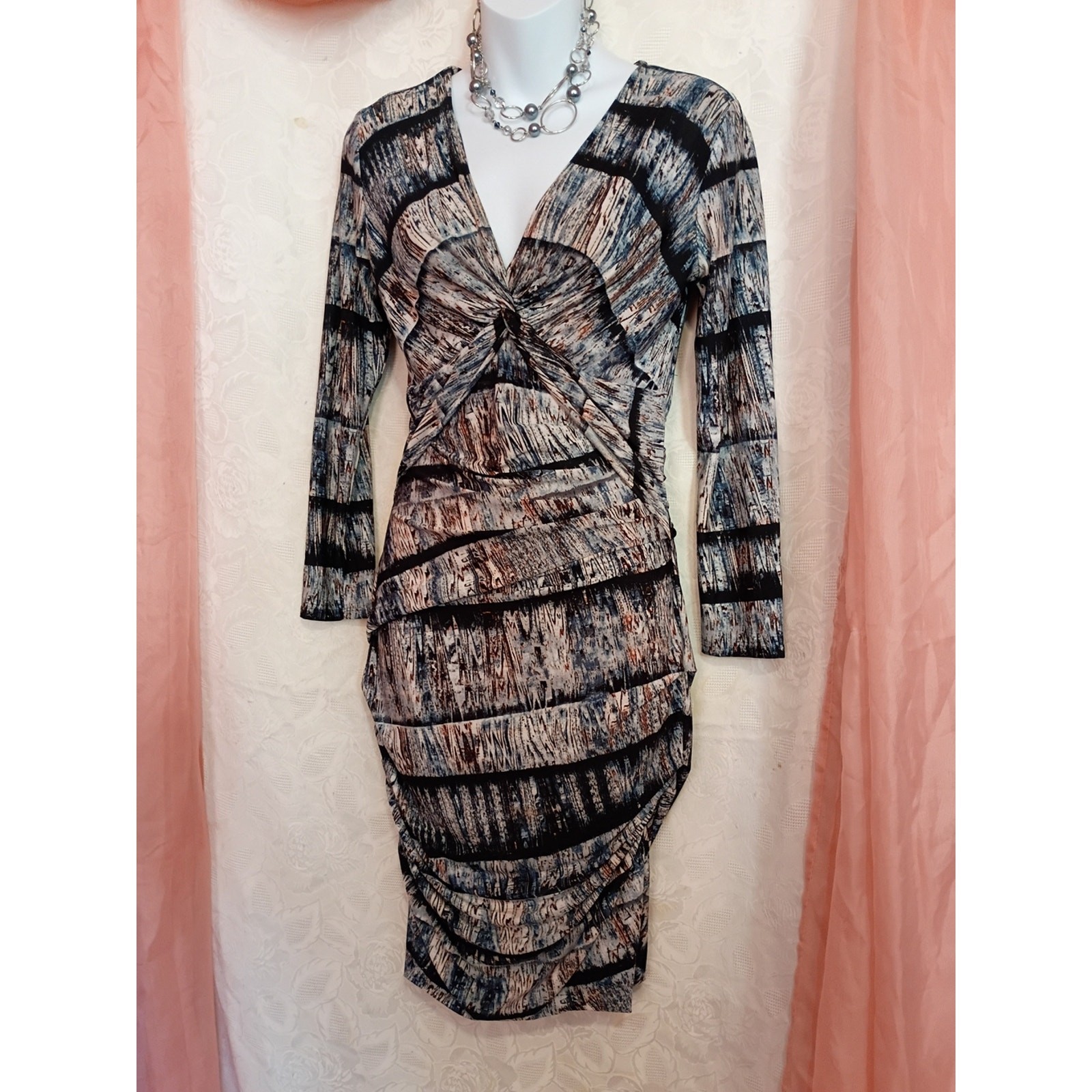 BCBGMaxAzria Ladies Black and Cream Ruched V-Neck Dress Sz XS