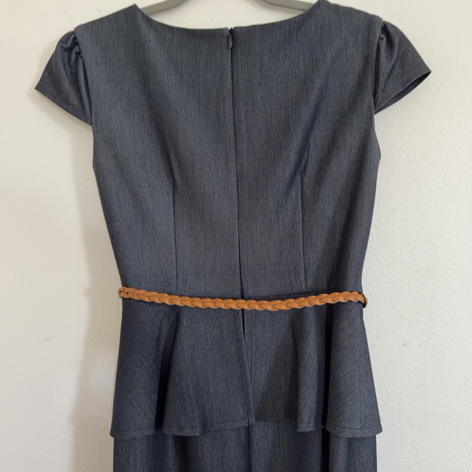 Connected Apparel Dress Womens 4P Gray Belted Sheath Cap Sleeve Knee Length