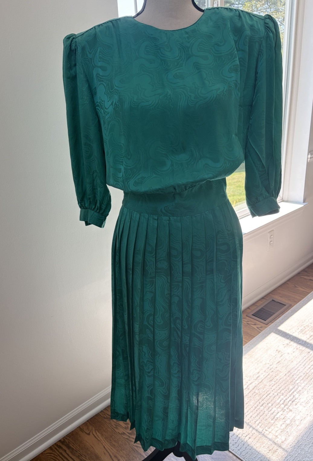 Vintage 80’s Argenti Green Teal Dress 100% Silk Pleated Skirt 3/4 sleeve Midi 14