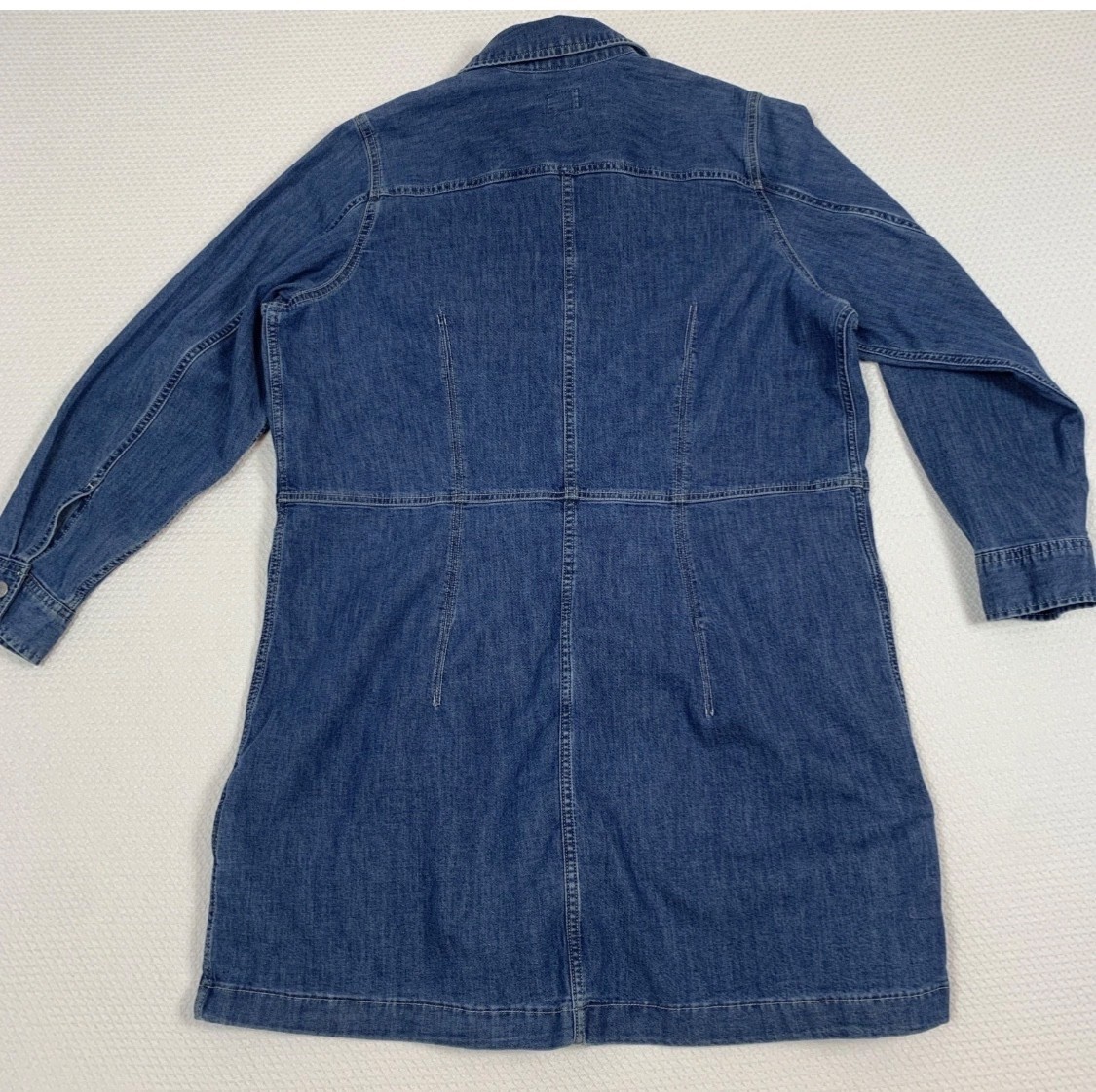Levi’s Ellie Blue Denim Snap Closure Dress Size 4XL. Great condition.