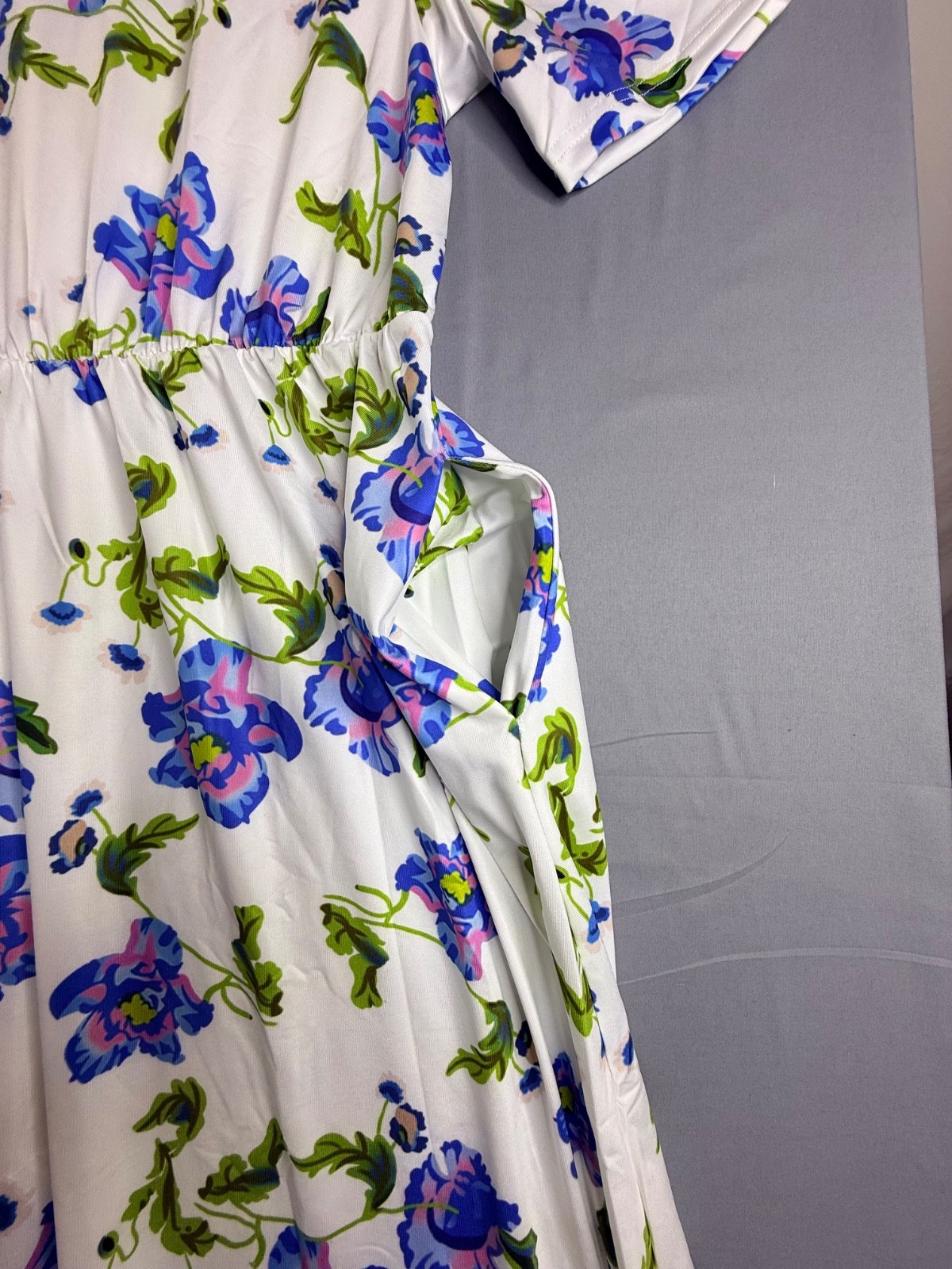 NWT Allover Floral Print Short Sleeve Maxi Dress White Blue Purple Size 2XL