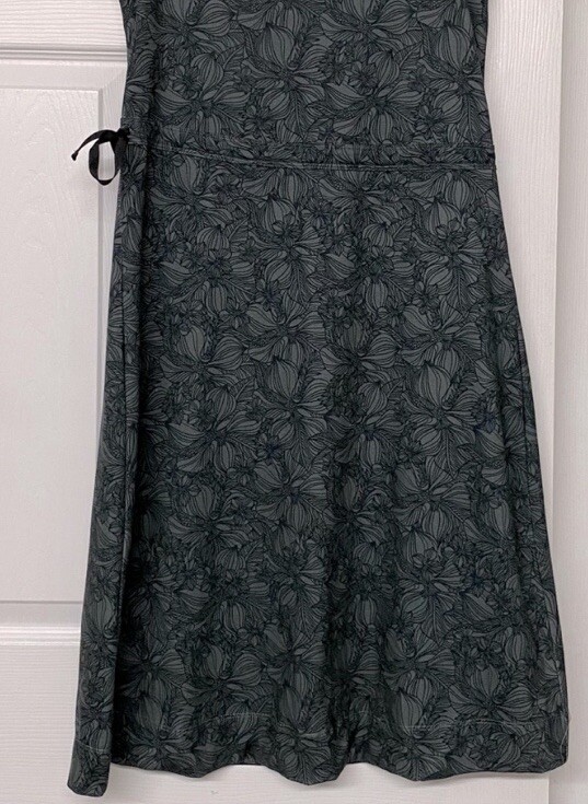 Merrell Opti-Wick Activewear Tropical Floral Print Gray Dress SPF 20+ Size S