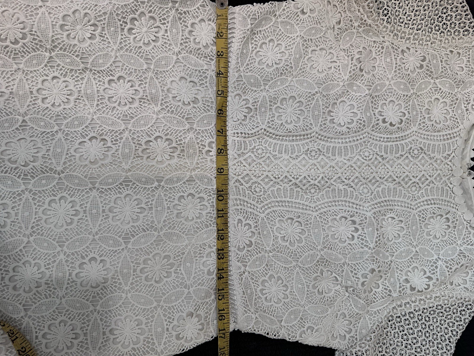 White Floral Lace Round Neck Short Sleeve A-Line Knee Length Dress Size 4